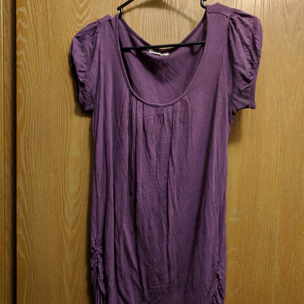 Old Navy Maternity Tee